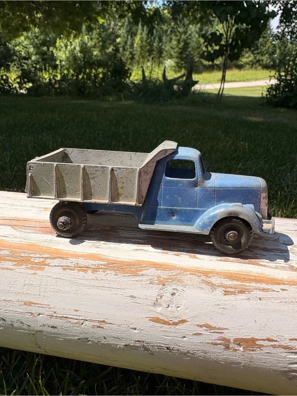 Vintage TootsieToy Chicago Mack L-Line dump truck